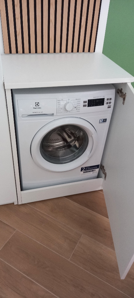 Coprilavatrice anta singola - dettaglio interno
